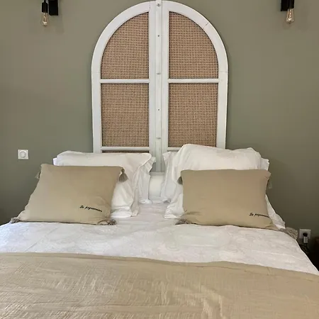 Le Pigeonnier Bed and Breakfast Νιμ